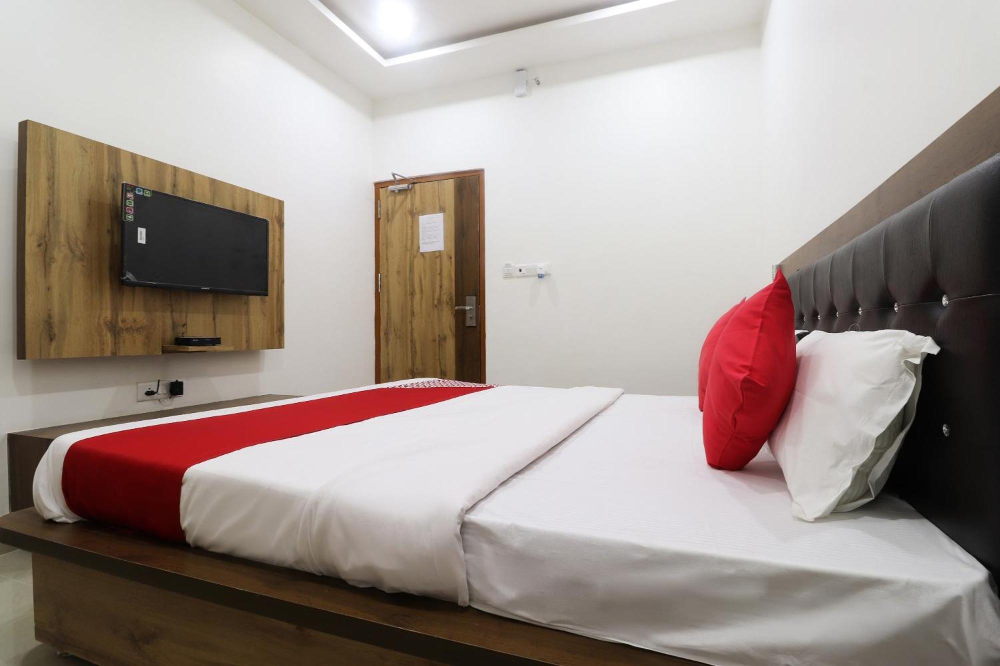 Hotel O Vrindavan Inn Near Lulu Mall Bijnaur Kültér fotó